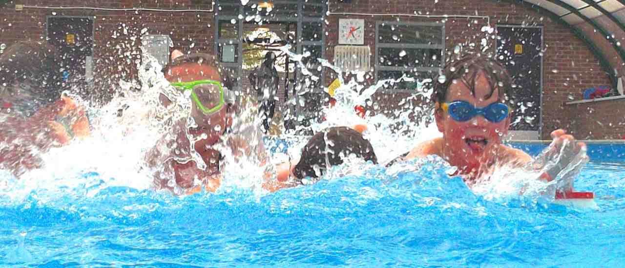 Making a Splash at the Wendover Swimming Pool! Making a Splash at the Wendover Swimming Pool!